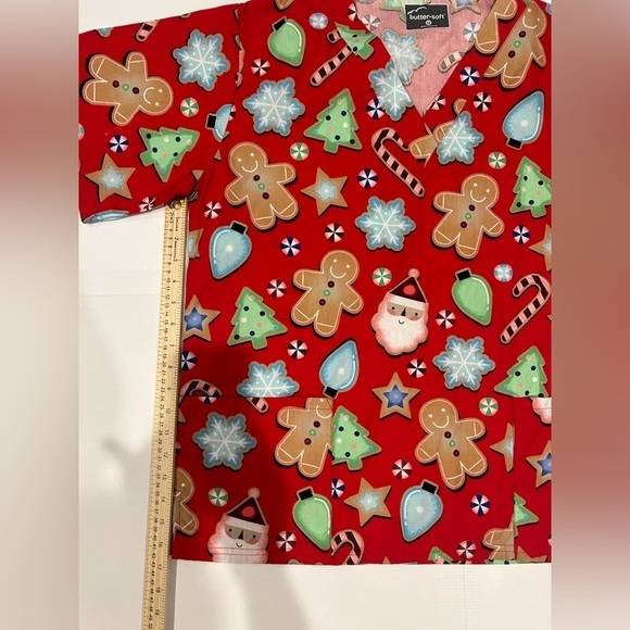 Butter Soft Scrub Top Medium Christmas Red - Picture 6 of 7